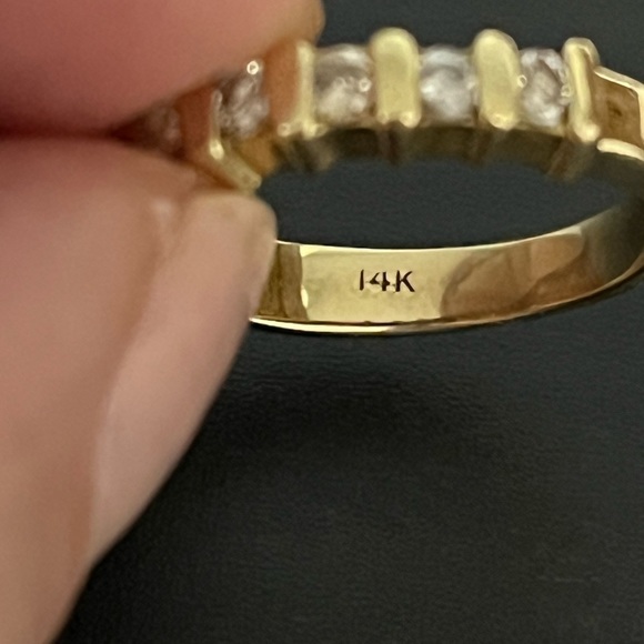 14k solid gold and diamond half eternity band - Picture 4 of 7